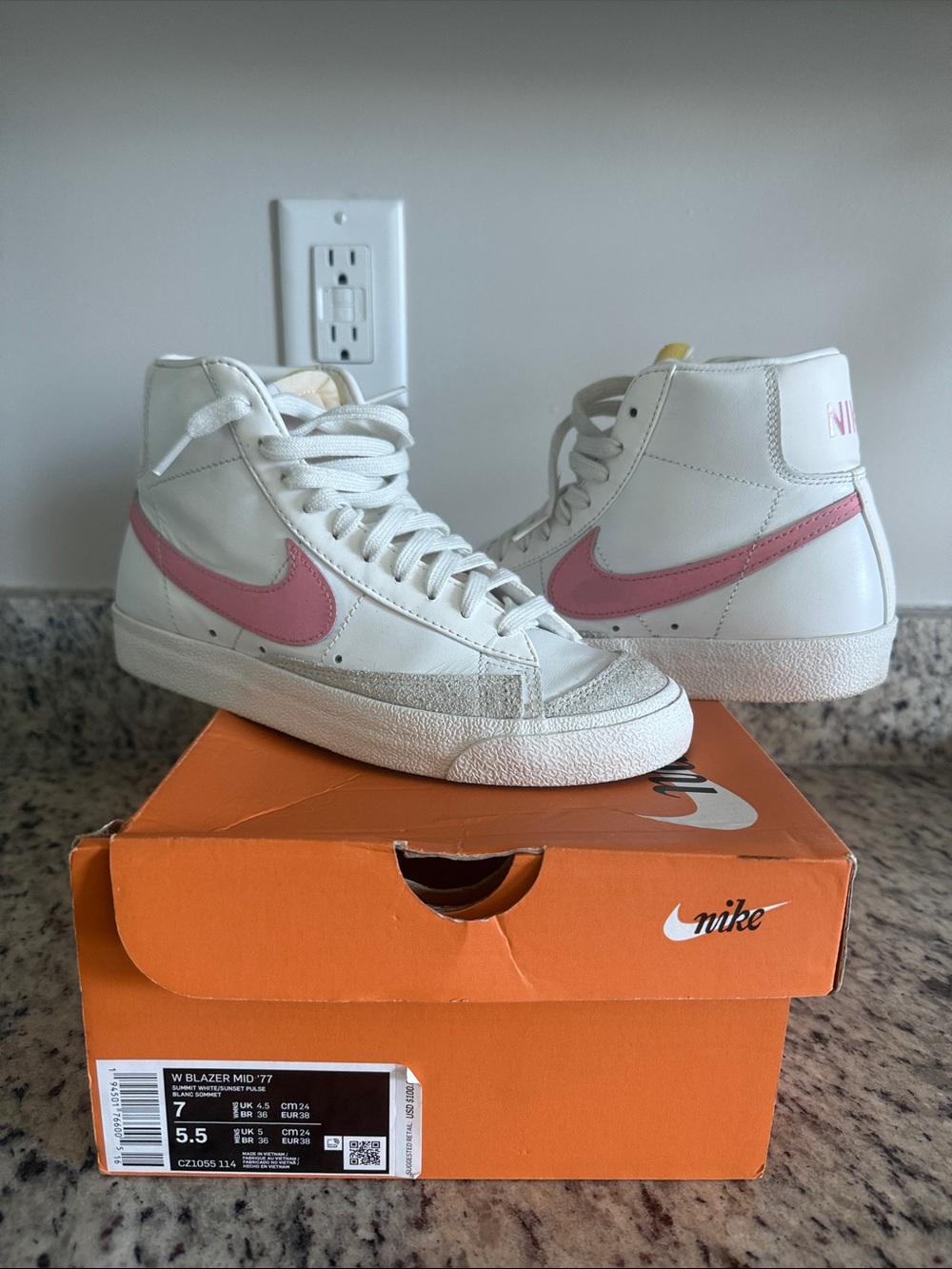 Nike Women's High-Top Sneakers White with Pink Swoosh